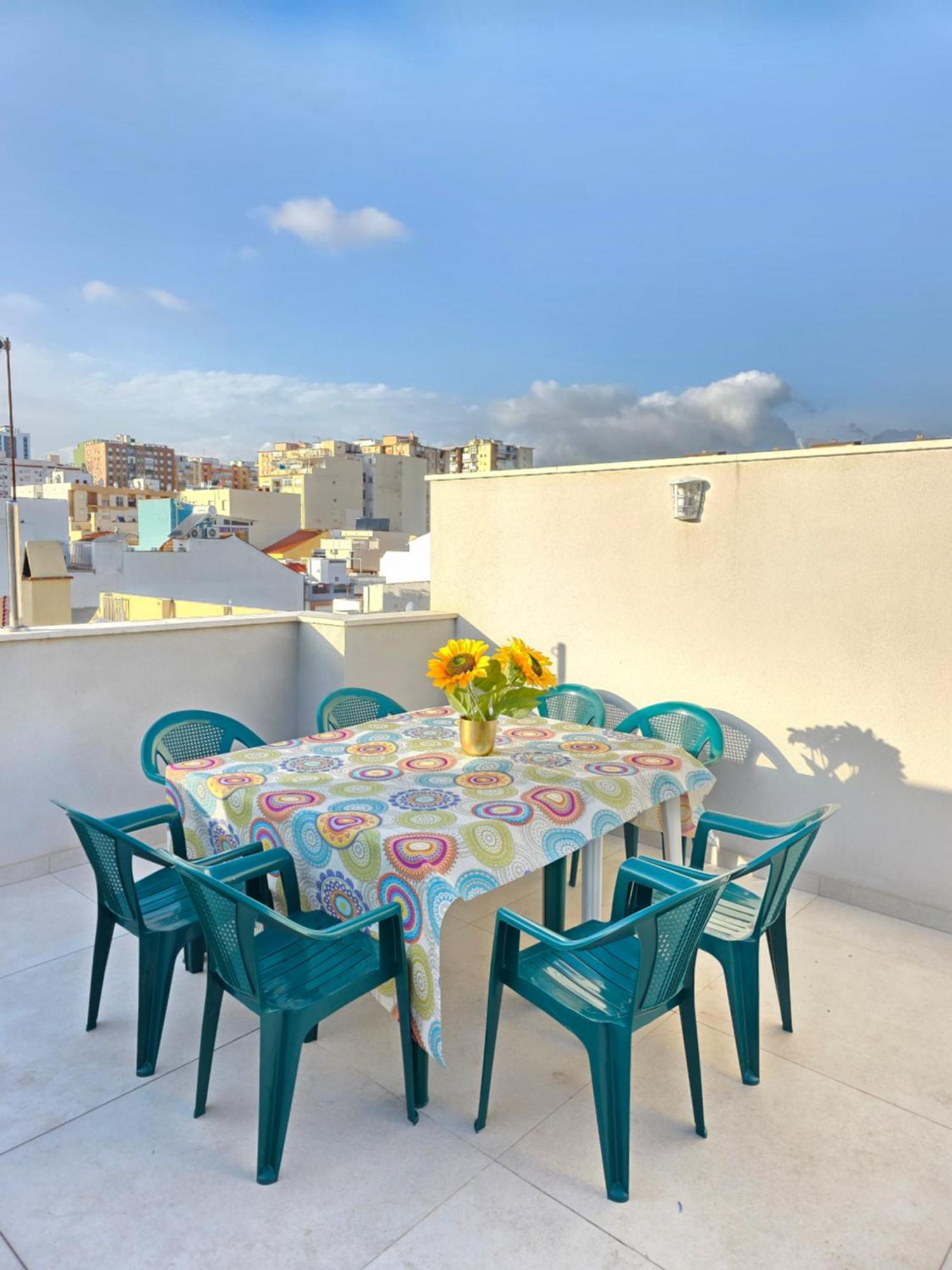 Dali Huelin Modern Apartamento Málaga